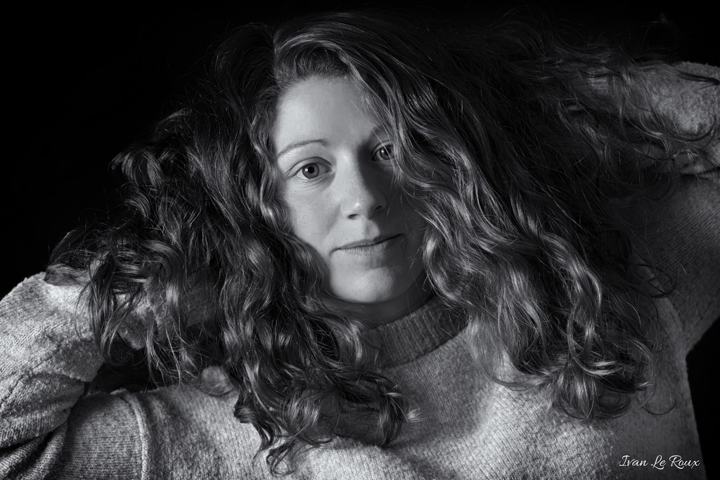 Portrait Studio jessica  sur fond noir