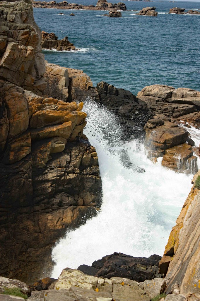 Le gouffre de Plougrescant Côte d'Armor (22)