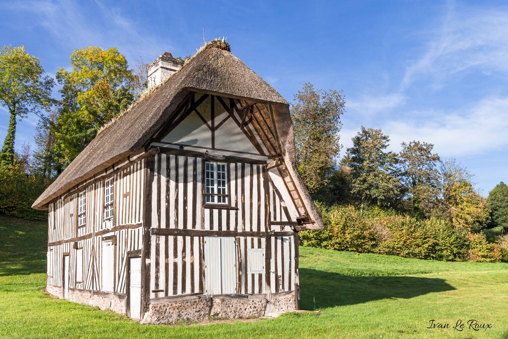 La Chaumière dans le parc du Château de Fontaine-La-Soret (27) - 2019