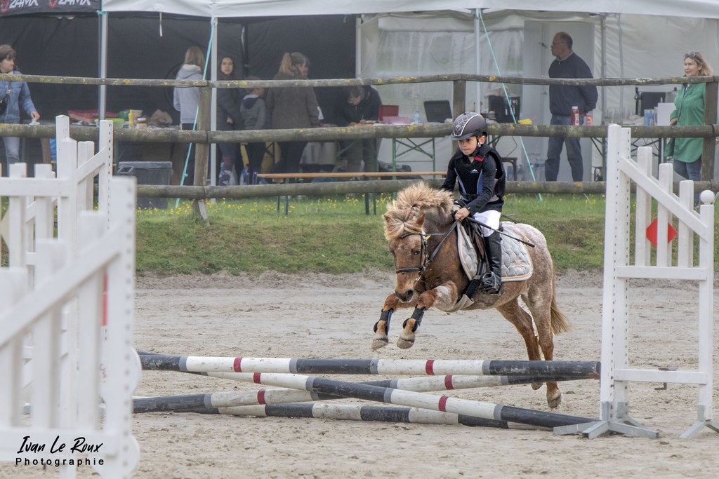Nashawn (7 ans) sur Galipette - CSO Club de Verneuil-sur-Avre - 8 mai 2022 normandie Eure 27