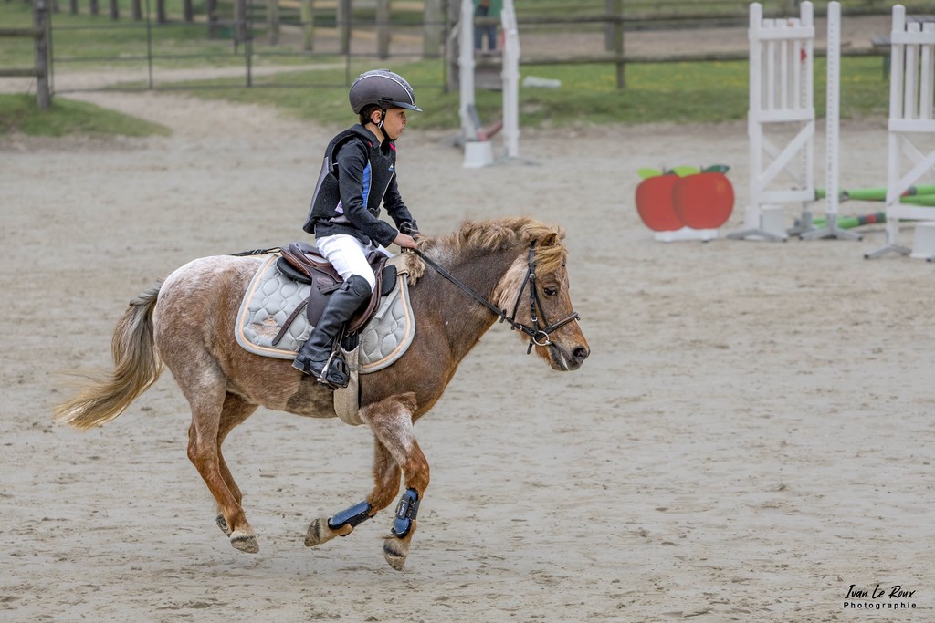 Nashawn (7 ans) sur Galipette - CSO Club de Verneuil-sur-Avre - 8 mai 2022 - photographe ivan Le Roux