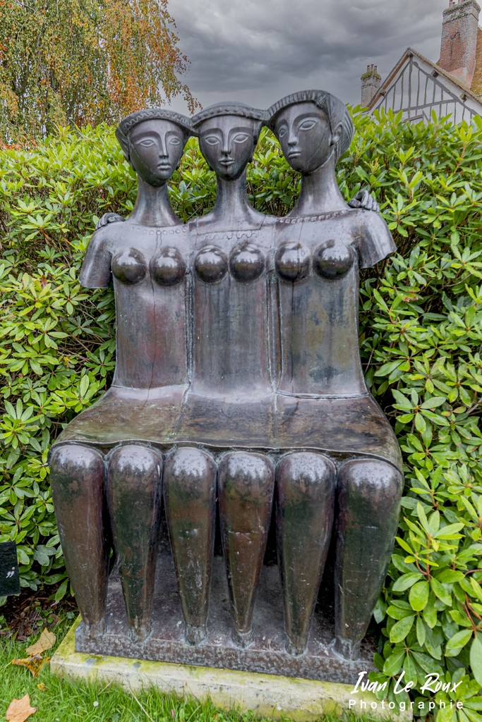 Château de Vascœuil (27) - "Chuchotements" de Volti - 2021