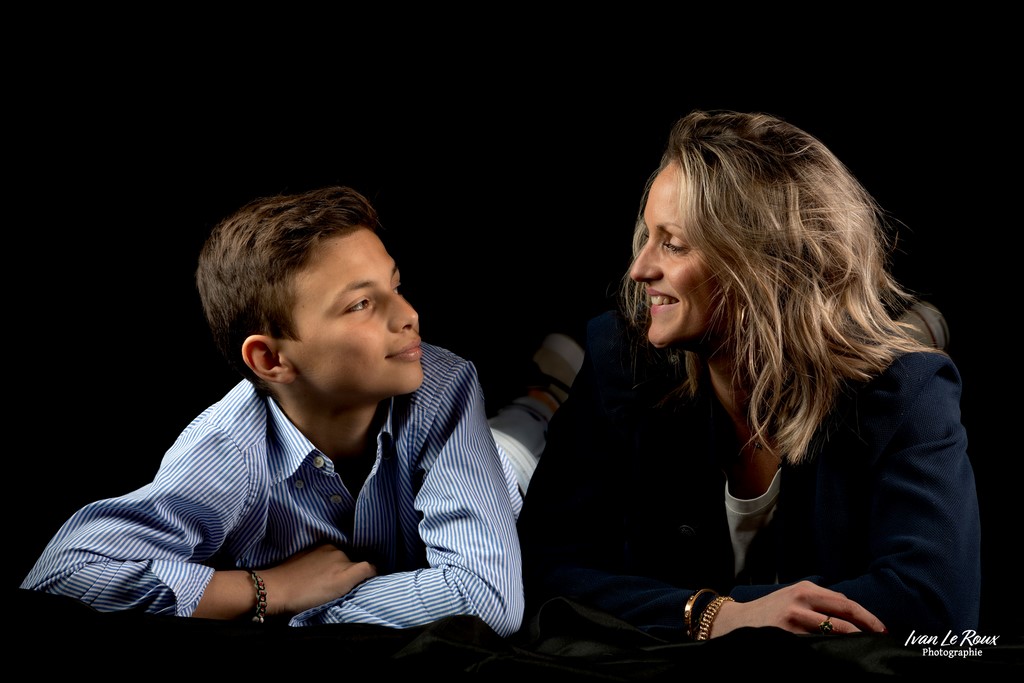 Paolo et Marine face à face - 2023 - Canon EOS 5D Mark IV, EF 85mm F/1.4L IS USM, 85  mm, 1/200s, f/7.1, ISO 100, Manuel, 4 x flash Photographe Ivan Le Roux ILR Photographie 