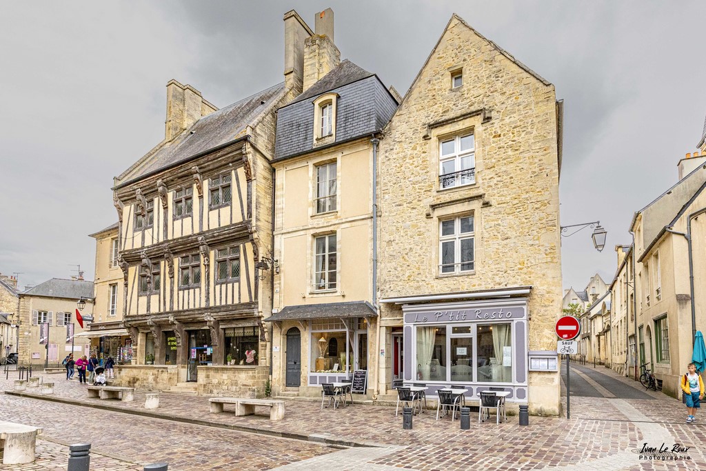 Rue pavée de Bayeux - 2022 - Photo Ivan Le ROUX