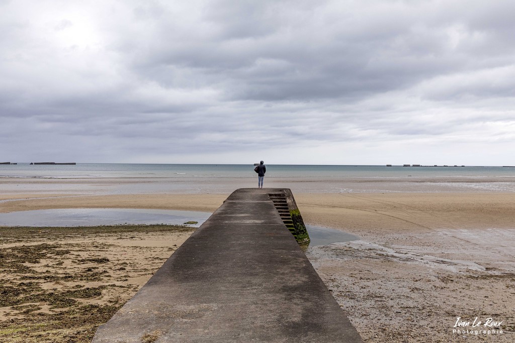 Digue plage d'Arromanches-sur-Mer  - 2022