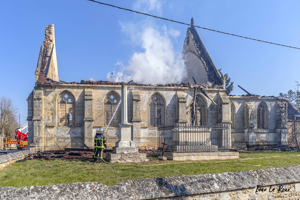Incendie de l'Eglise de Romilly-la-Puthenaye (27) - 17/04/2021 - Ivan Le Roux Photographe - Eure - Normandie
