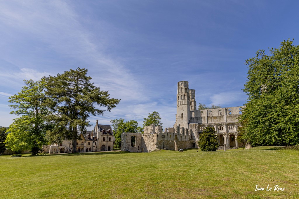 L'Abbaye de Jumièges dont la fondation date de 654 - Seine-maritime Normandie