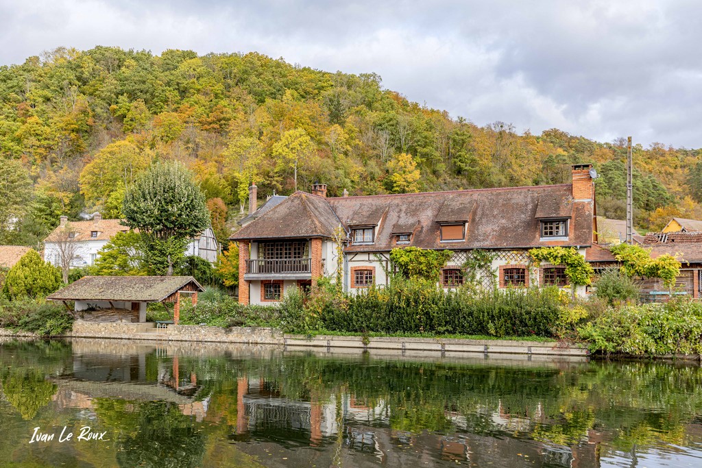  Vue sur l'Eure depuis le Parc du Château d'Acquigny