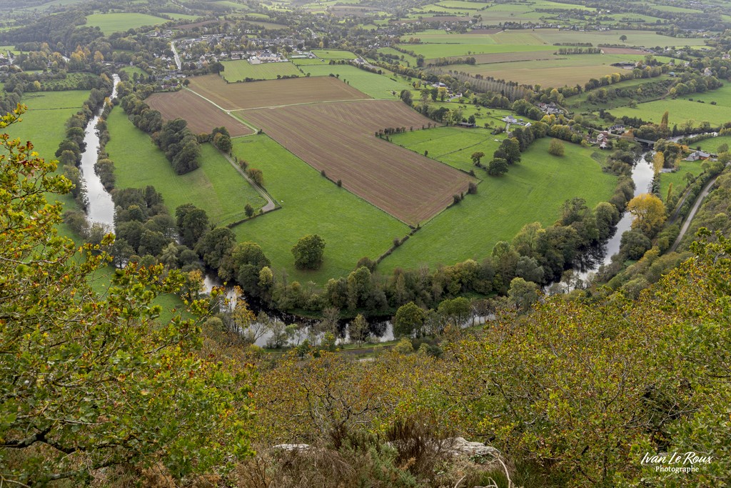 Les Boucles de l'Orne (61) -  Suisse Normande - 2022 -Canon EOS 5D Mark IV, EF 16/35mm f/4L IS USM 23 mm, 1/100s, f/6.3, ISO 100,  Priorité ouverture Ivan Le Roux Photo normandie