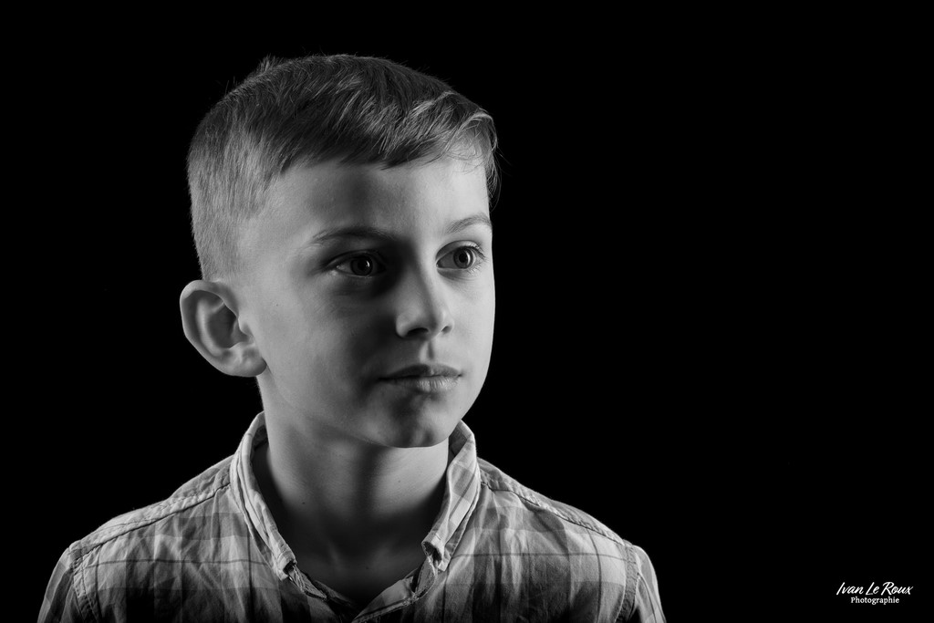 Nashawn prend la pose - 2023 - Canon EOS 5D Mark IV, EF 85mm F/1.4L IS USM, 85  mm, 1/200s, f/8, ISO 100, Manuel, 3 x flash Photogr(aphe Ivan Le Roux Ilr Photographie