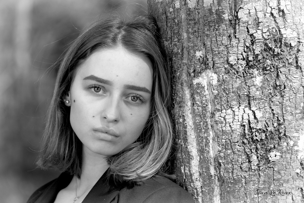 Marie-Lou photo en extérieur Noir & Blanc Ivan Le Roux