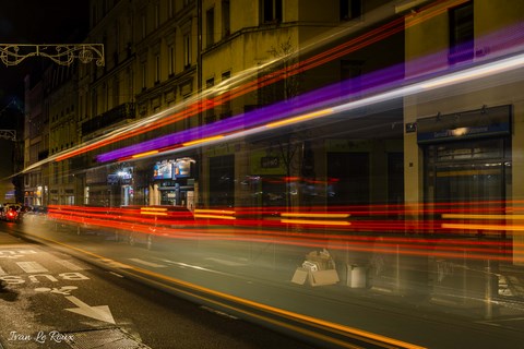 Pose longue bus Rouen de nuit