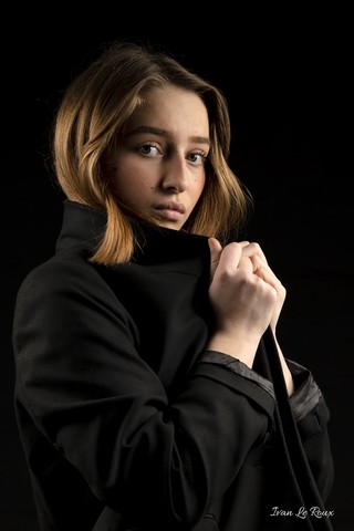 Portrait Studio  sur fond noir Marie-Lou - 2020
